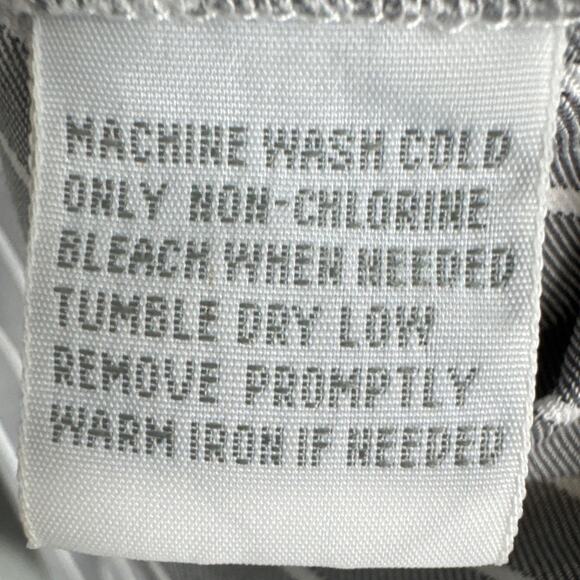 Foxcroft Plus Size Fitted Button Up Blouse Gray White Pinstripe SZ 22W Normcore - Picture 7 of 7